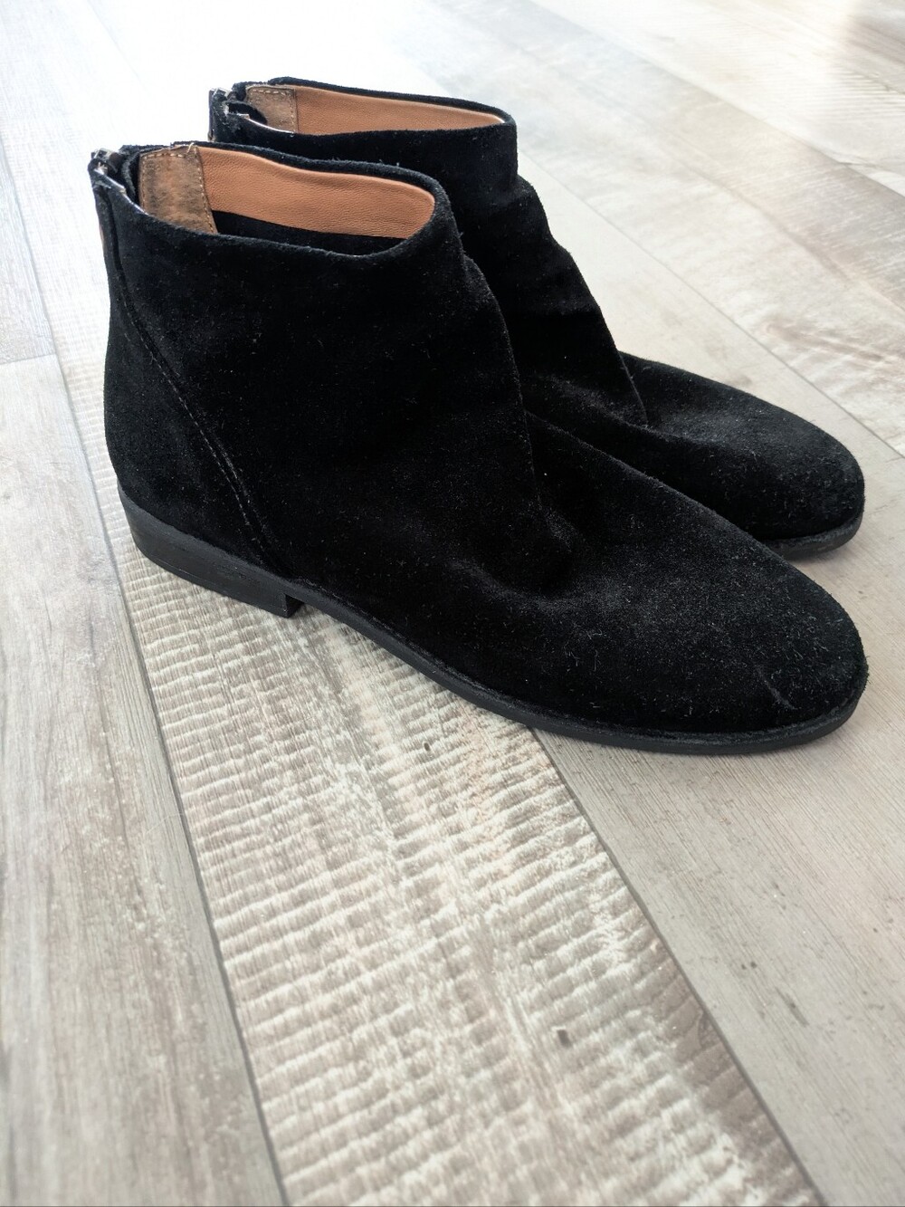 Gentle Souls by Kenneth Cole Black Emma Bootie Zip 8.5 Women’s Comfort